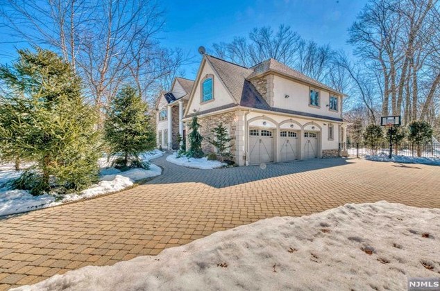 20 Fairhaven Dr, Allendale, NJ 07401