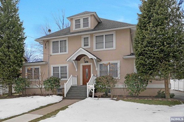 73 Elm Ave, Hackensack, NJ 07601-3704