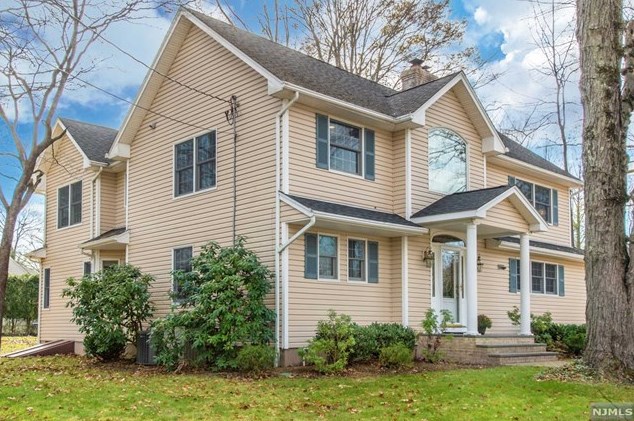 79 Haring Dr, Westwood, NJ 07675