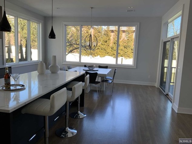 33 East Bayview Ave, Englewood, NJ 07632