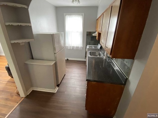480482 Fabyan Pl, Newark, NJ 07112