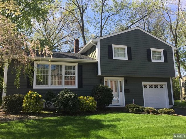33 Cedar Rd, Dumont, NJ 07628