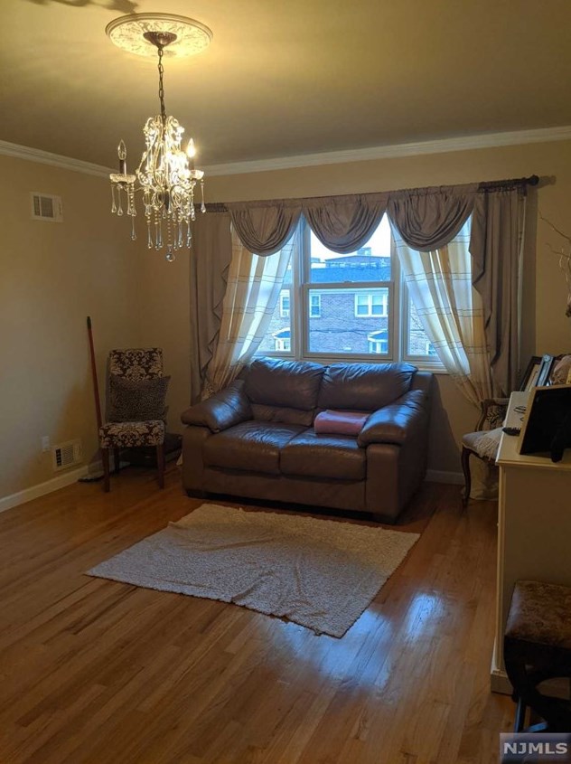 135 Sussex St, East Newark, NJ 07029