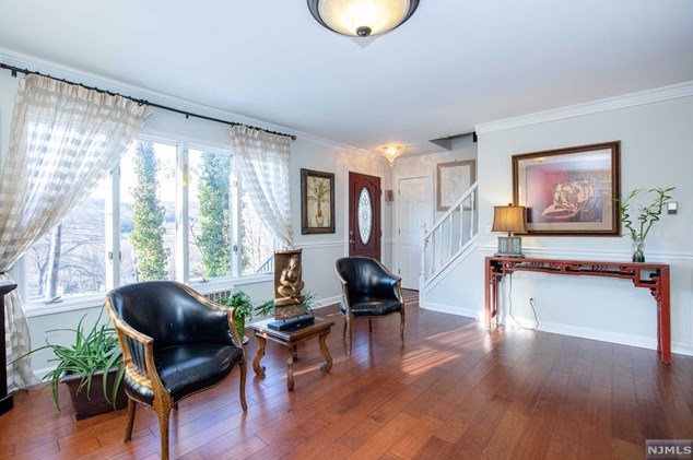 4 Wenonah Ave, Oakland, NJ 07436