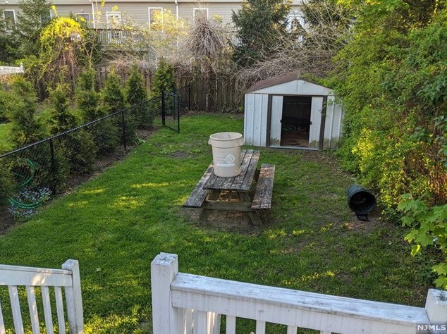 111 Madison Ave, Midland Pk, NJ 07432