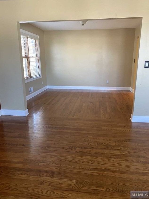 732 7th St # 1, Carlstadt, NJ