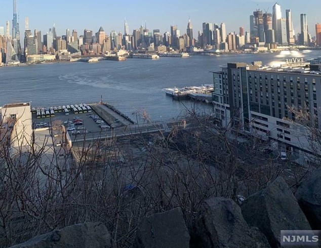 25 50th St #3, Union City, NJ 07086