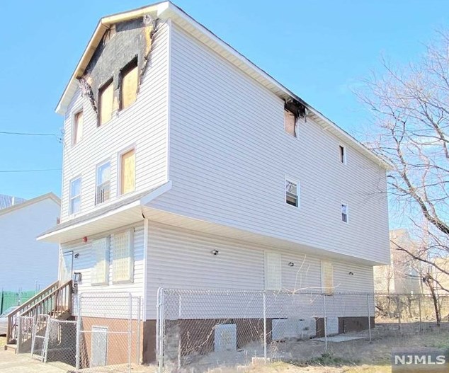 47 Holsman St, Paterson NJ  07522-1740 exterior