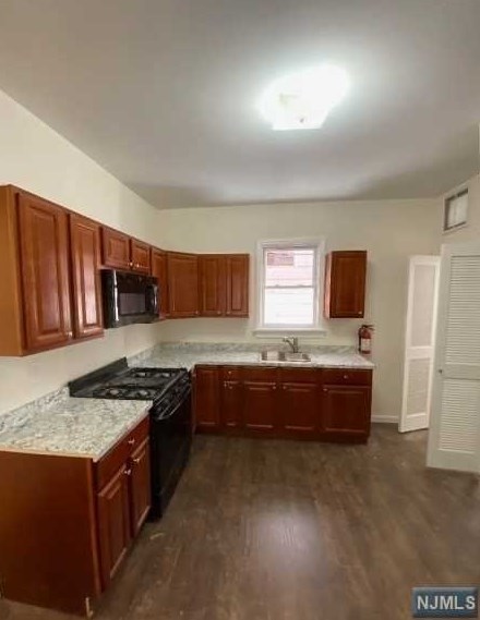 251 Ellis Ave, Irvington, NJ 07111