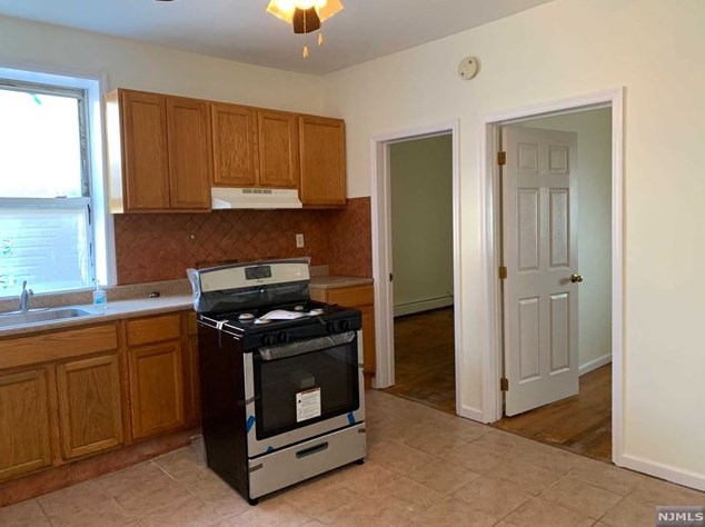 115 Cross St #apt 6, East Newark, NJ 07029