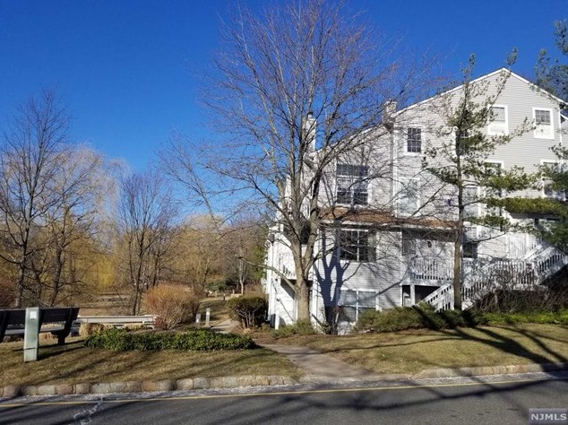 54 Gentry Dr, Englewood, NJ 07631