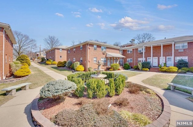 300 E Homestead Ave #d9, Palisades Park, NJ 07650
