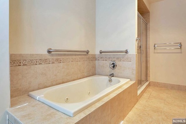 1 Orient Way, Rutherford NJ 07070-2524 exterior