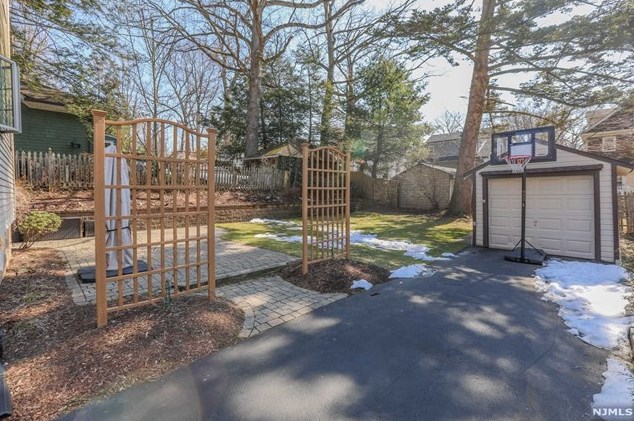 103 Conklin Ave, Hillsdale NJ  07642-2239 exterior