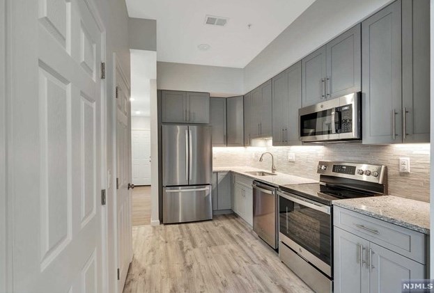 241-243 Teaneck Rd #1b, Ridgefield Park, NJ 07660
