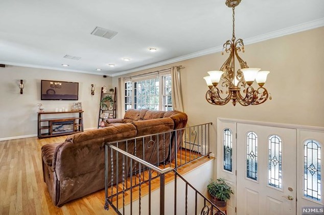 25 Montrose Terrace, Allendale, NJ 07401