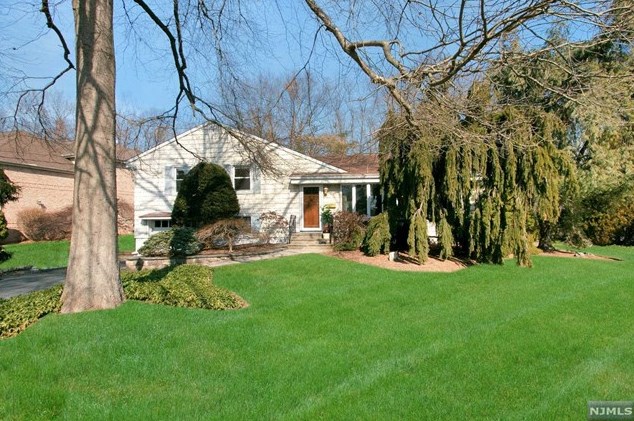 71 Highland Ave, Harrington Park, NJ 07640