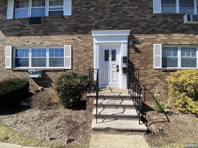 86 E Maple St, Teaneck, NJ 07666