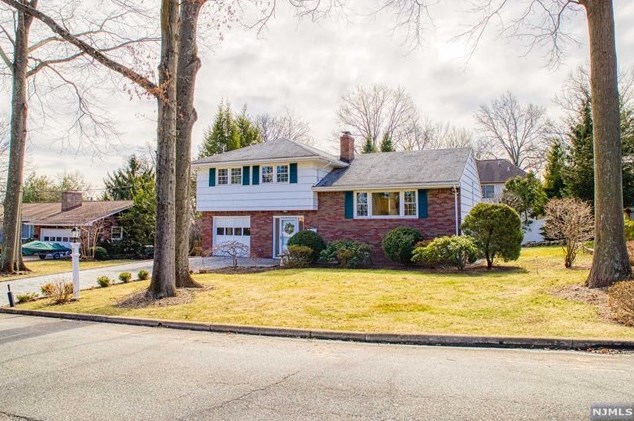 37 Lenox Ave, Demarest, NJ 07627