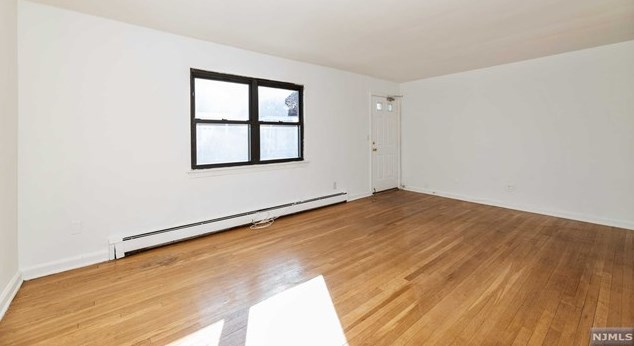 132 Myrtle Ave, West Fort Lee, NJ 07024-7924