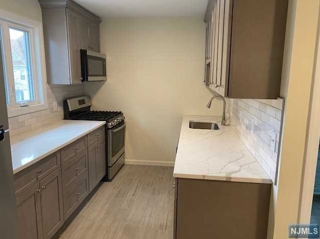 8 E Newell Ave, Rutherford, NJ 07070