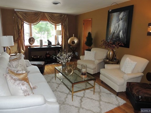 853 Coles St #2nd Floor, Maywood, NJ 07607