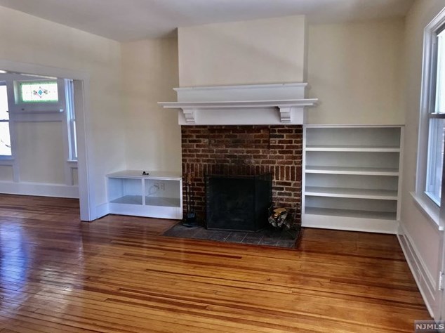 82 Personette Ave, Verona, NJ 07044