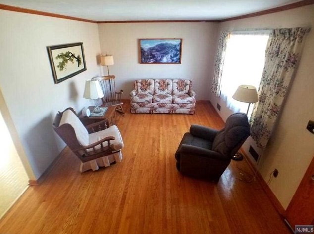 466 Franklin Ave, Hasbrouck Heights, NJ 07604