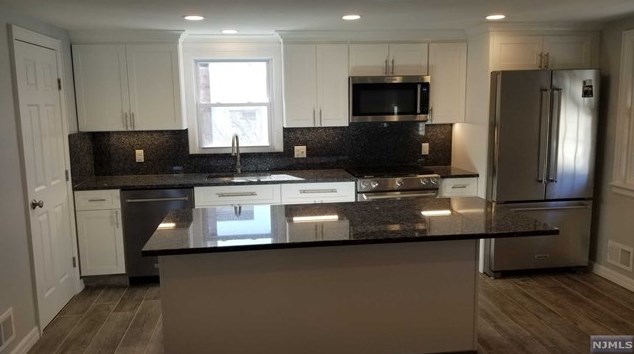 168 Chestnut St #2, Outwater, NJ 07026