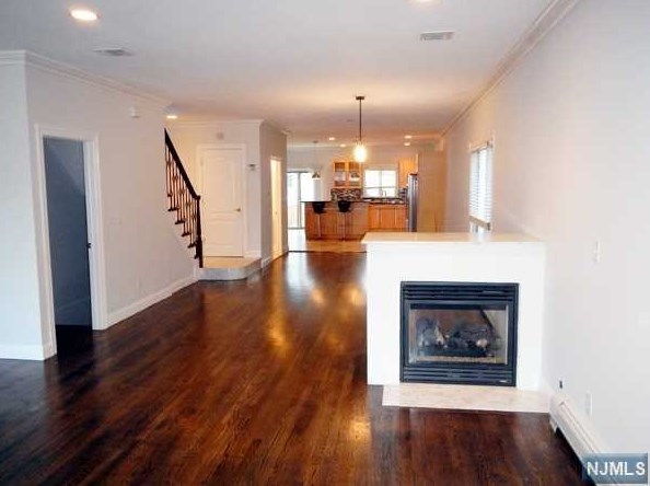 252 Franklin Ave, Cliffside Park, NJ 07010