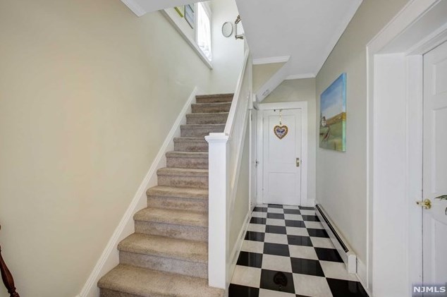 622 3rd Ave, Lyndhurst, NJ 07071-1232