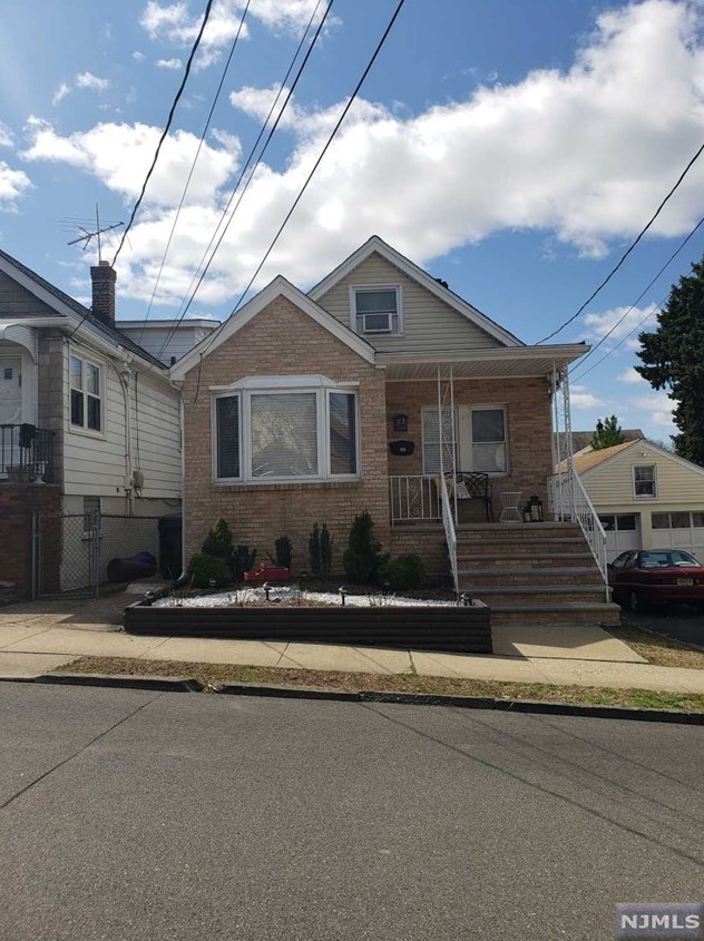 109 Hendel Ave, North Arlington, NJ 07031