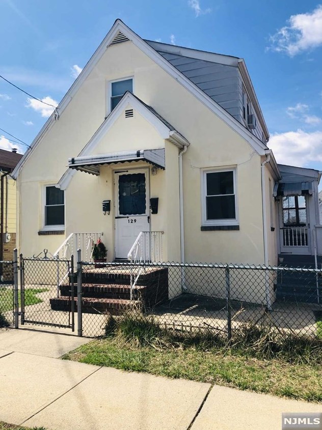 129 Shaw St, Outwater, NJ 07026