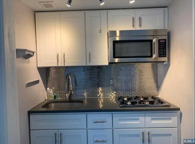 3081 Edwin Ave #2j, Fort Lee, NJ 07024