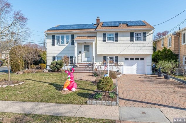 3 Chapman Dr, Little Ferry, NJ 07643-2139