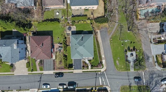 291 Riverdale Dr, West Fort Lee, NJ 07024-4442