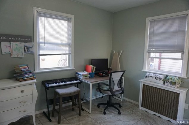 12 Garfield Pl, South Hackensack NJ 07606-1957 exterior