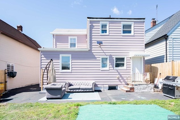 12 Garfield Pl, South Hackensack, NJ 07606