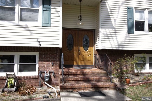 490 Van Emburgh Ave, Ridgewood, NJ 07450