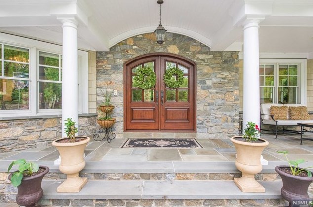507 Sicomac Ave, Wyckoff, NJ 07481-1136