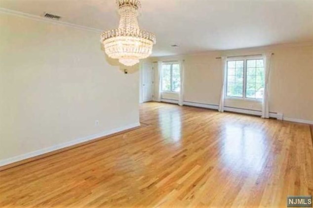 246 Mccloud Dr, West Fort Lee NJ  07024-5304 exterior