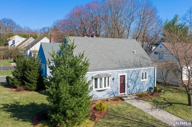 33 Robertson Ave, Paterson, NJ 07506