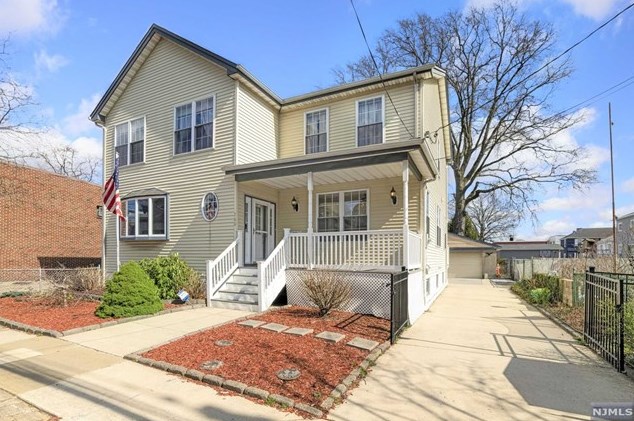 760 1st St, Secaucus, NJ 07094