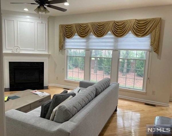 42 Mulberry Ct, Paramus NJ  07652-1360 exterior