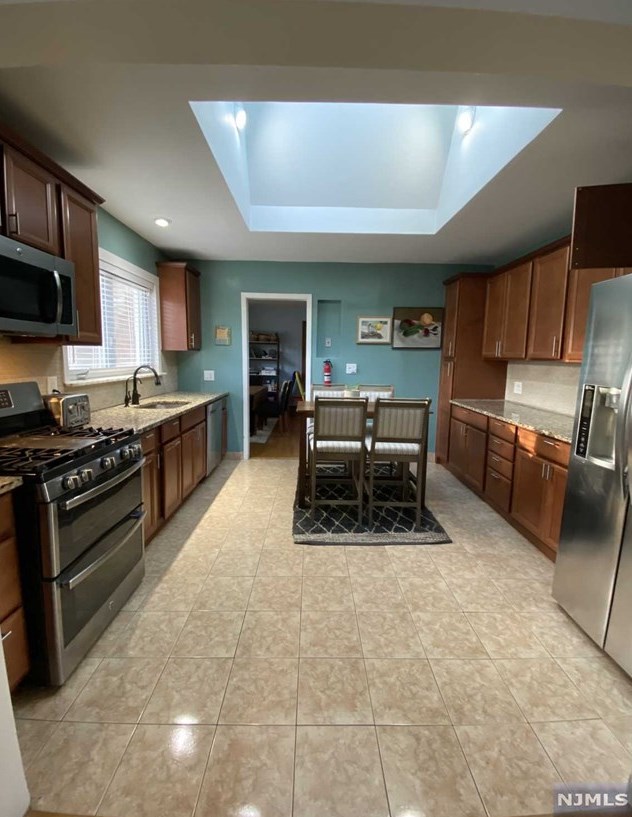 212 Wilson St, Hackensack NJ  07601-3046 exterior
