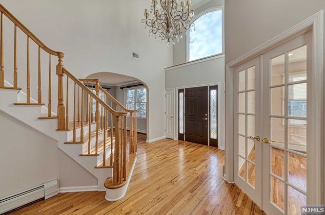9 Michelle Ct, Harrington Park, NJ 07640
