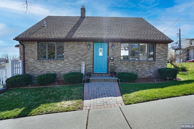 354 Marsan Dr, Carlstadt, NJ 07072-1743
