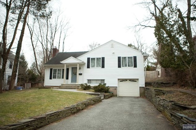 26 Elliott Rd, Harrington Park, NJ 07640
