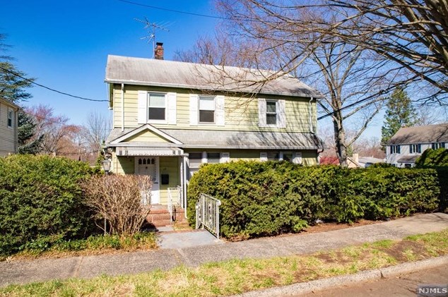 17 Westview Terrace, Teaneck, NJ 07666