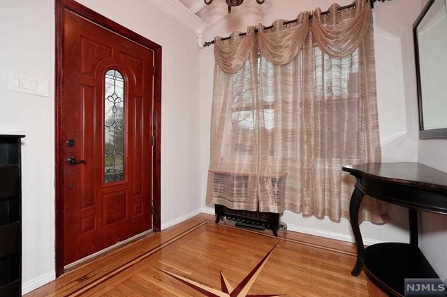 1046 Cumbermeade Rd, West Fort Lee, NJ 07024-4239
